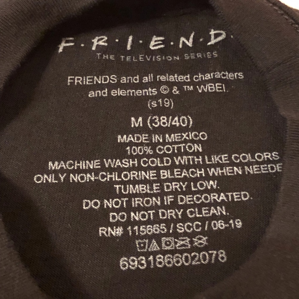 NWT Friends Men’s Tee B8 - Picture 3 of 4